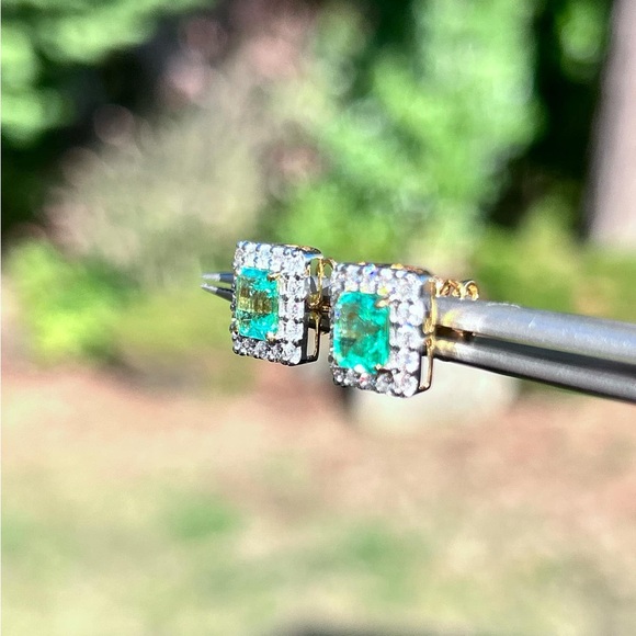 Natural Columbia Emerald nearly 2cts  (1.85cts) with Diamonds in 18K gold - Picture 4 of 6